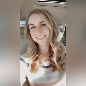 Meet your Posher, Emily